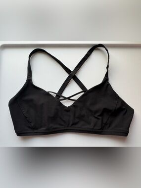 Lululemon Criss Criss Sports Bra 🌵8 (Read Description)